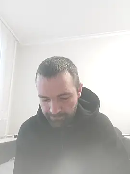 Snapshot of MaksDzubaV chatting on 10-14-25, 06:47 MaksDzubaV online show from 10-14-25, 06:47