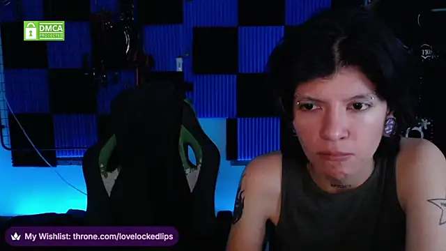 Snapshot of lovelockedlips chatting on 05-15-26, 01:36 lovelockedlips online show from 05-15-26, 01:36