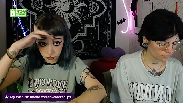 Snapshot of lovelockedlips chatting on 12-02-25, 03:41 lovelockedlips online show from 12-02-25, 03:41