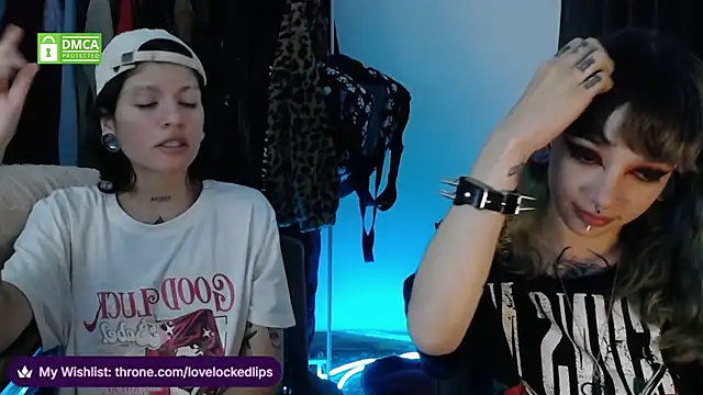 Snapshot of lovelockedlips chatting on 05-27-26, 03:14 lovelockedlips online show from 05-27-26, 03:14