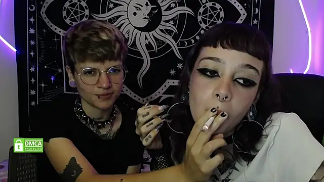 Snapshot of lovelockedlips chatting on 03-15-25, 04:02 lovelockedlips online show from 03-15-25, 04:02