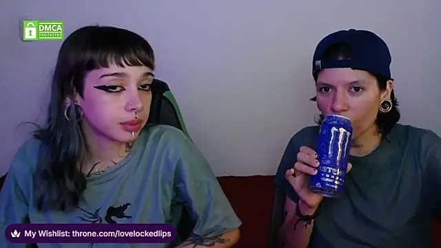 Snapshot of lovelockedlips chatting on 04-16-26, 10:23 lovelockedlips online show from 04-16-26, 10:23