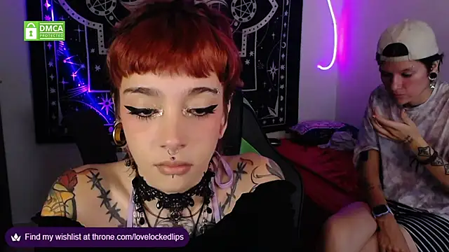 Snapshot of lovelockedlips chatting on 09-28-25, 02:29 lovelockedlips online show from 09-28-25, 02:29
