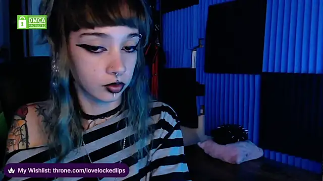 Snapshot of lovelockedlips chatting on 05-22-26, 03:54 lovelockedlips online show from 05-22-26, 03:54