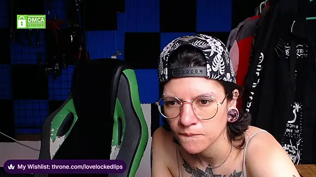 Snapshot of lovelockedlips chatting on 05-07-26, 03:04 lovelockedlips online show from 05-07-26, 03:04