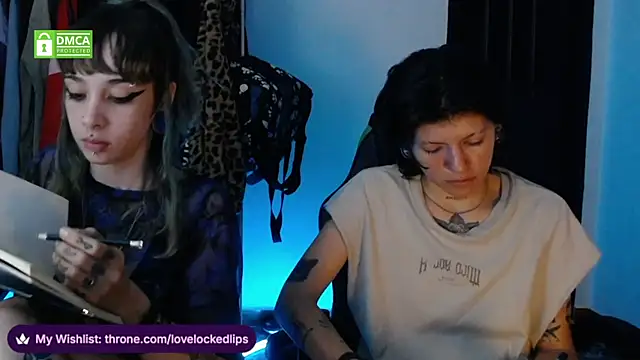 Snapshot of lovelockedlips chatting on 05-28-26, 03:25 lovelockedlips online show from 05-28-26, 03:25