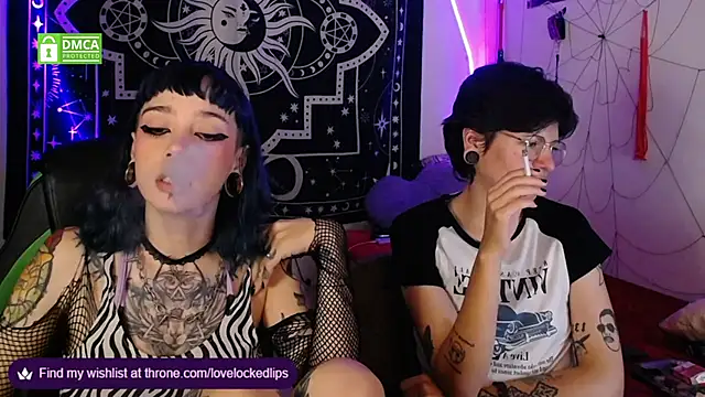 Snapshot of lovelockedlips chatting on 10-21-25, 12:32 lovelockedlips online show from 10-21-25, 12:32