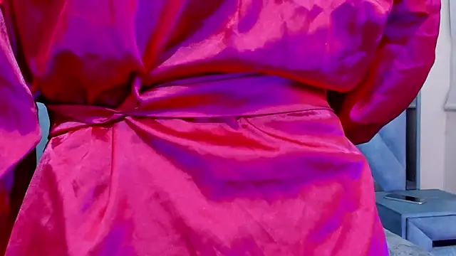 LauryAndNarem69 online show from 12-02-25, 07:54