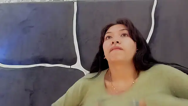 Snapshot of LauryAndNarem69 chatting on 03-20-25, 07:25 LauryAndNarem69 online show from 03-20-25, 07:25