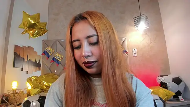 Snapshot of kailinmoonx chatting on 06-17-26, 12:59 kailinmoonx online show from 06-17-26, 12:59