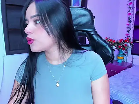 Lucy Brunno online show from 12-19-25, 01:46