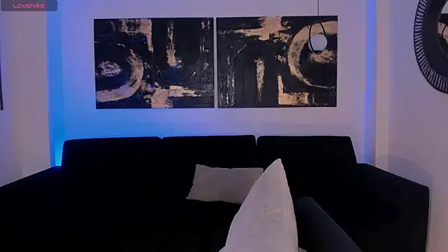 CandaseRussell online show from 05-08-26, 03:32