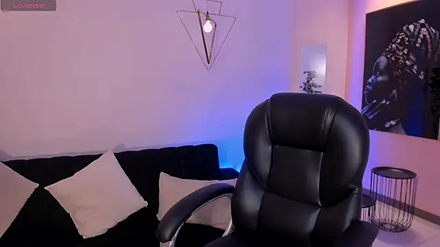 CandaseRussell online show from 06-05-26, 03:33