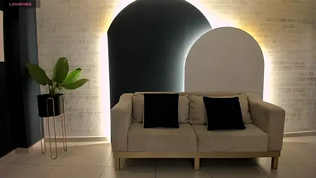 LarisaSmirnov online show from 10-31-25, 08:05