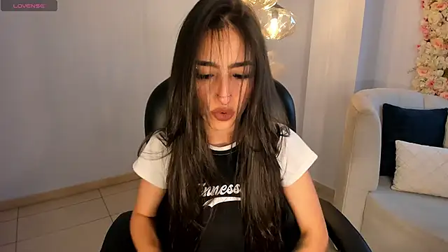 LarisaSmirnov online show from 11-08-25, 04:27