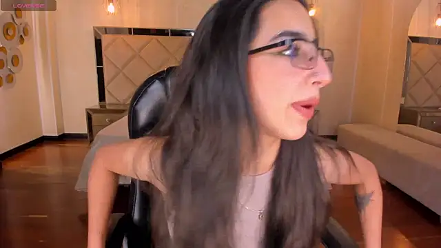 LarisaSmirnov online show from 12-17-25, 04:50