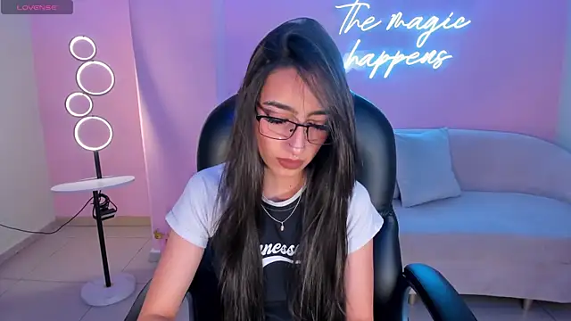 LarisaSmirnov online show from 11-18-25, 03:21