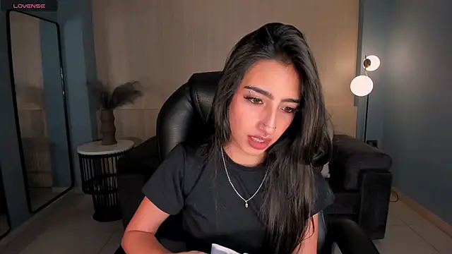 LarisaSmirnov online show from 10-18-25, 05:09