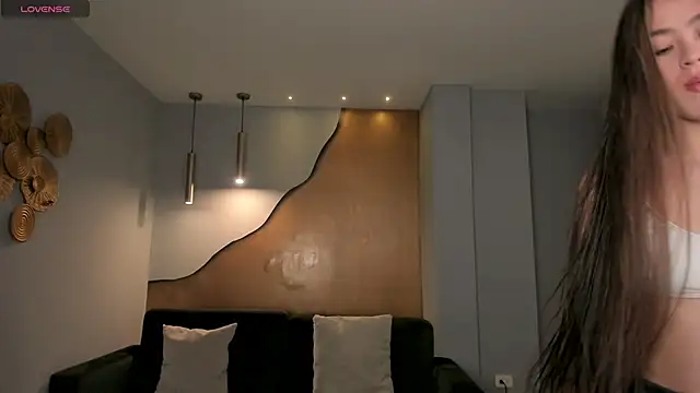 MaiaCollins online show from 11-06-25, 06:01