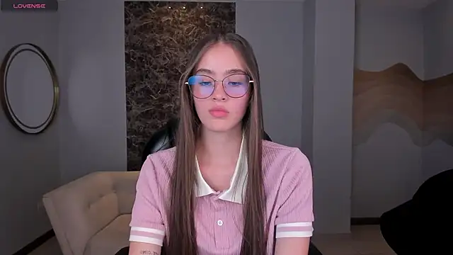 MaiaCollins online show from 10-04-25, 05:25