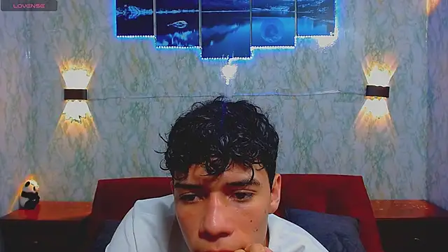Snapshot of SinfulkingX chatting on 03-18-25, 11:53 SinfulkingX online show from 03-18-25, 11:53