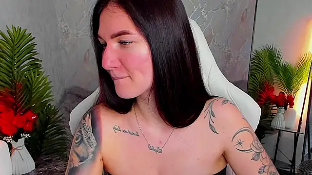 Snapshot of babyisperfect chatting on 05-05-26, 01:19 babyisperfect online show from 05-05-26, 01:19