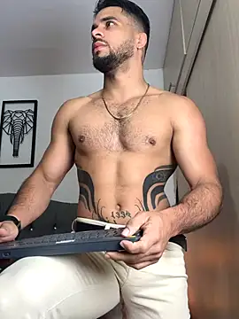 Snapshot of Maximiliano_ford chatting on 10-19-25, 09:45 Maximiliano ford online show from 10-19-25, 09:45