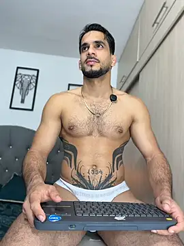 Maximiliano ford online show from 07-24-26, 11:56