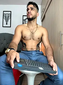 Snapshot of Maximiliano_ford chatting on 10-03-25, 10:39 Maximiliano ford online show from 10-03-25, 10:39
