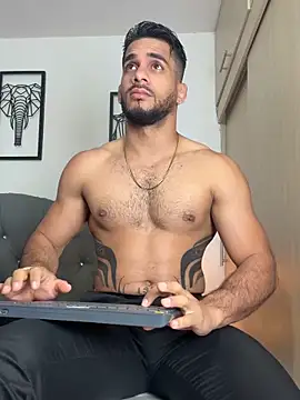Snapshot of Maximiliano_ford chatting on 10-14-25, 10:38 Maximiliano ford online show from 10-14-25, 10:38