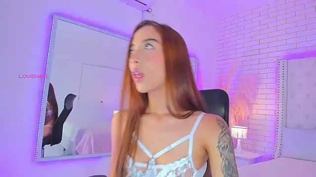 Snapshot of Morggan_Fox_ chatting on 10-09-25, 02:56 Morggan Fox  online show from 10-09-25, 02:56