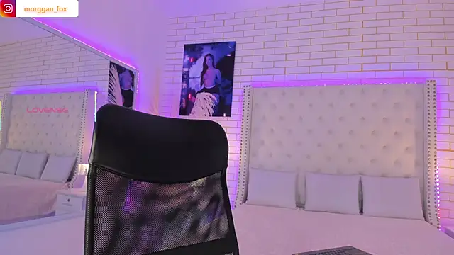 Snapshot of Morggan_Fox_ chatting on 11-14-25, 04:27 Morggan Fox online show from 11-14-25, 04:27