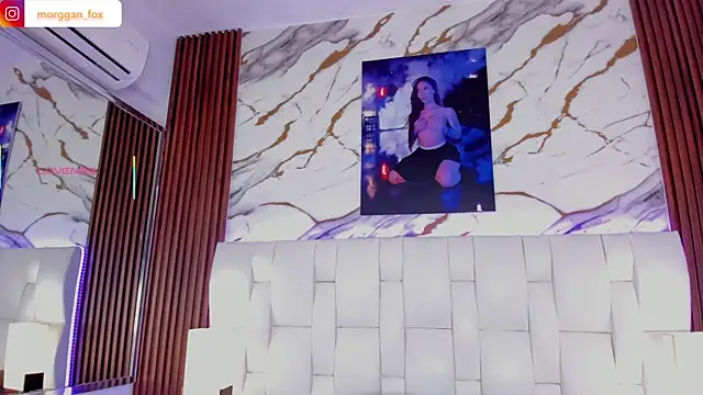 Snapshot of Morggan_Fox_ chatting on 01-15-26, 04:05 Morggan Fox online show from 01-15-26, 04:05