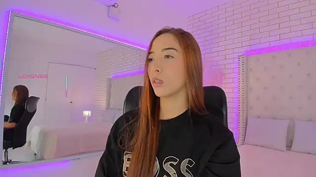 Snapshot of Morggan_Fox_ chatting on 09-26-25, 04:41 Morggan Fox  online show from 09-26-25, 04:41