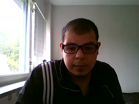 Snapshot of Alexalex_98 chatting on 09-21-25, 12:32 Alexalex 98 online show from 09-21-25, 12:32