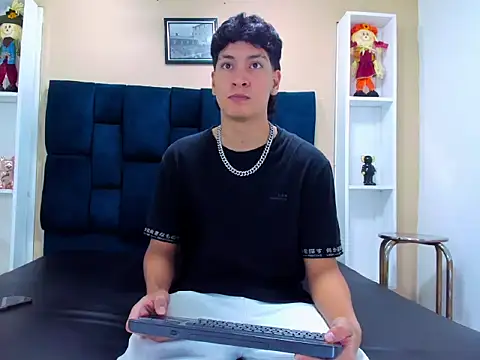 Jhojan twink online show from 11-21-25, 12:59