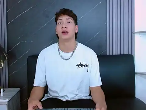 Jhojan twink online show from 04-02-26, 08:37