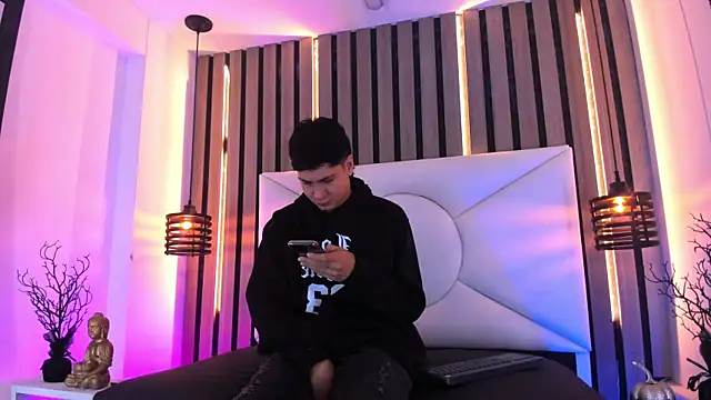 Jhojan twink online show from 10-30-25, 12:14