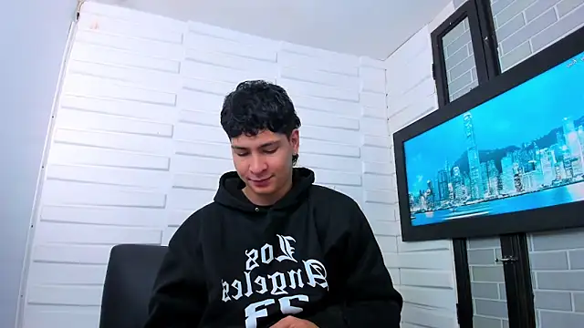 Jhojan twink online show from 11-06-25, 01:15