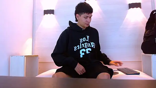 Jhojan twink online show from 12-16-25, 12:31