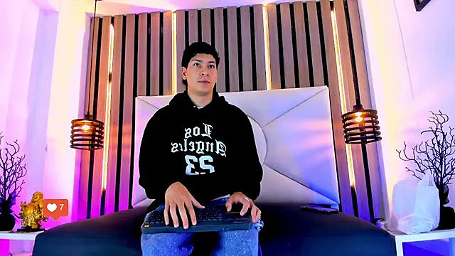 Jhojan twink online show from 11-14-25, 12:42