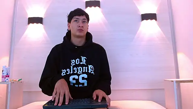 Jhojan twink online show from 12-05-25, 12:04