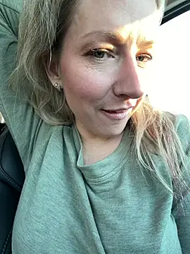 LittleMsMILF online show from 03-04-26, 09:55