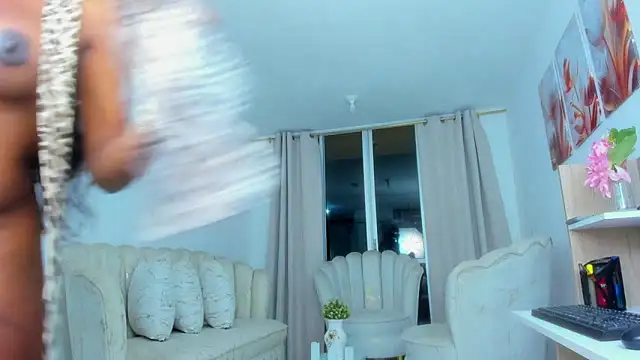 Snapshot of karol_f00x chatting on 02-08-26, 12:19 karol f00x online show from 02-08-26, 12:19