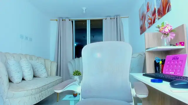 Snapshot of karol_f00x chatting on 02-15-26, 01:28 karol f00x online show from 02-15-26, 01:28