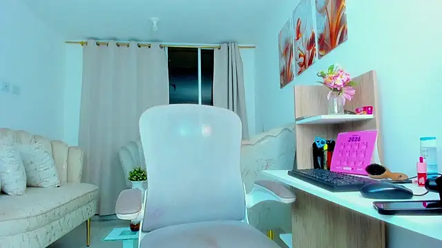 Snapshot of karol_f00x chatting on 02-14-26, 01:17 karol f00x online show from 02-14-26, 01:17