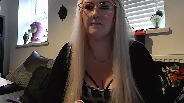 Sizzling Indie36 online show from 10-13-25, 03:35