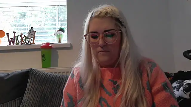 Sizzling Indie36 online show from 10-14-25, 09:32