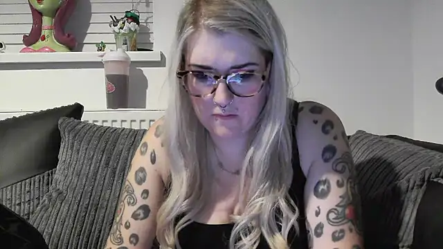 Sizzling Indie36 online show from 11-13-25, 08:13