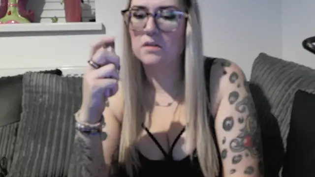 Sizzling Indie36 online show from 11-15-25, 08:57